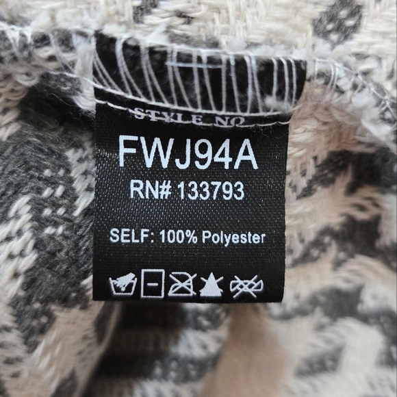 POL Plaid Oversized Frayed Shacket in Gray and Ivory Size Large - Picture 7 of 9